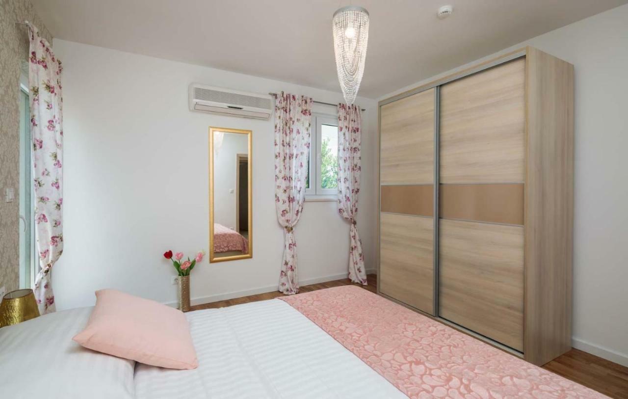Villa" Arijana 2" Slatine Kültér fotó